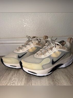 Women Nike running shoes